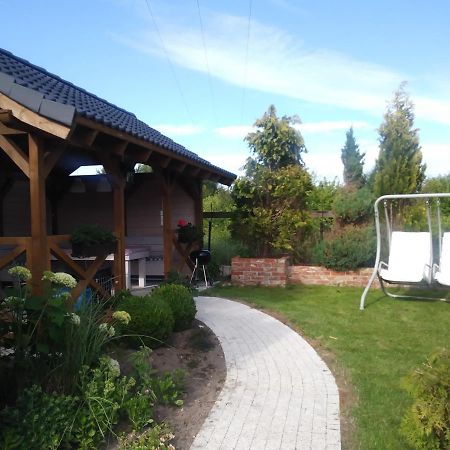 Domki I Pokoje Goscinne Marika Bobolin Exterior photo